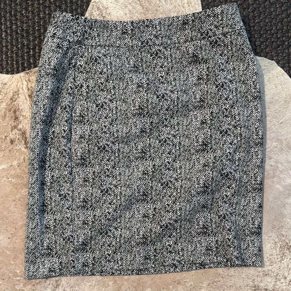 Cabi Agent Skirt Pencil Black And White Herringbone Print Size 10